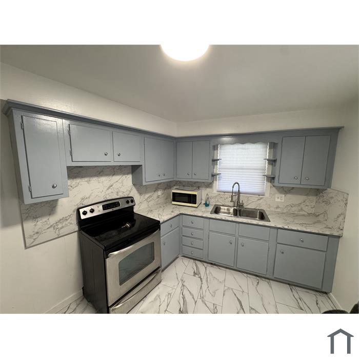139 Chester Ave